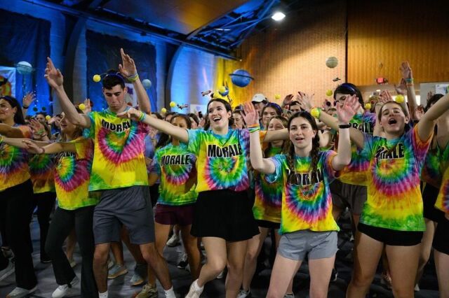 Just keep dancing! 💃 🕺 

@wfuwakenshake is a 12-hour dance marathon that raises funds for the Brian Piccolo Caner Research Fund at @atriumhealthwfb. The goal for this year’s Wake ‘N Shake is to raise $250,000. Donate at wakenshake.wfu.edu. Link in bio. 

#ProHumanitate #OurMottoMeansMore
