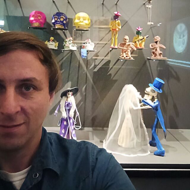 Our academic director, Andrew Gurstelle, is currently in Vienna, Austria, teaching Museum Studies during summer session 1 from Wake Forest’s Flow House. We’ll be sharing his museum adventures with #FridaysfromVienna. This week, they visited the Weltmuseum Wien, the big state anthropology museum. Dr. Gurstelle reports, “It was very cool! Despite its much bigger size and much older history, it is gratifying to see that they have the same objects (Day of the Dead figures and Yup’ik models pictured), interpretations, and goals as we do. On the other hand, they definitely are fine with displaying human remains (shrunken heads – not pictured!) and looted objects (Benin bronzes).

#Vienna #weltmuseumwien